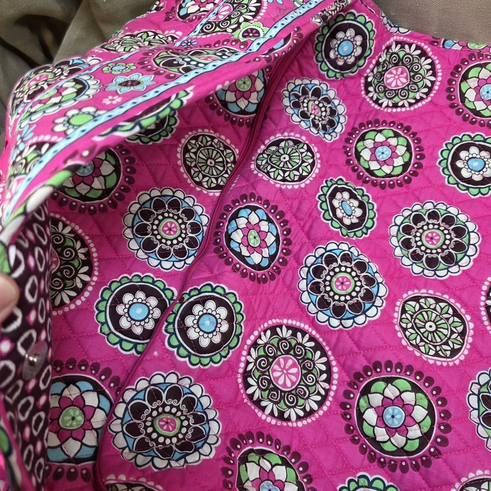 NEW Vera Bradley Cupcake Pink Garment Bag w/Geometric Floral Pattern New w/o Tag